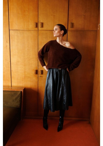 6991 Kadın Kayık Yaka Yumuşak Dokulu Kazak Kahve fiyatları