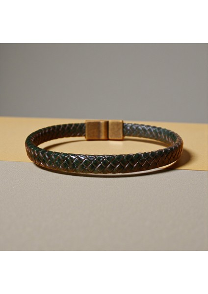 Yeşil Deri Bileklik, Mıknatıs Kapama, 3 Beden Seçeneği, Modern Tasarım