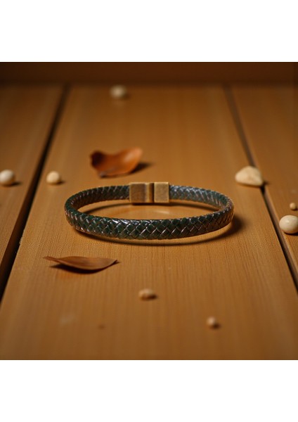 Yeşil Deri Bileklik, Mıknatıs Kapama, 3 Beden Seçeneği, Modern Tasarım modelleri