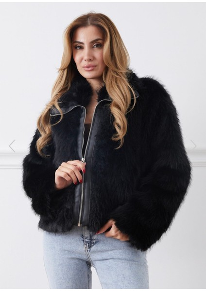 Siyah Deri Detaylı Kürk Mont modelleri