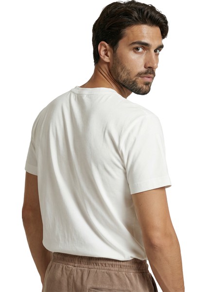 Gece Yolculuğu ve Şehir Işıkları Temalı Sanatsal Eskiz Baskılı Premium Erkek Tişört modelleri