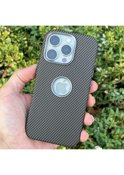 Apple iPhone 15 Pro Max Kılıf Magsafe Wireless Şarj Özellikli Karbonfiber Desenli Kapak fiyatları