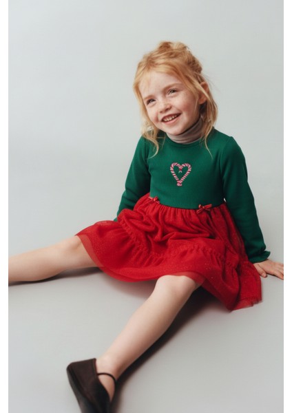Kız Çocuk Pamuklu Yeşil Kalpli Uzun Kollu Tüllü Kırmızı Etekli Elbise - Yılbaşı Konseptli