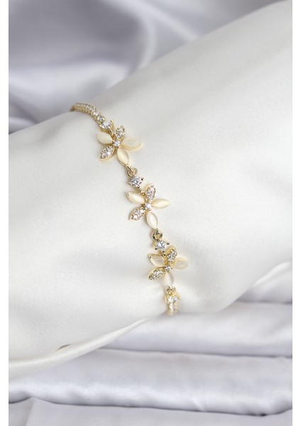 Çiçek Model Zirkon Taşlı Gold Renk Pirinç Su Yolu Kadın Bileklik