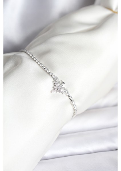 Anka Kuşu Model Zirkon Taşlı Gümüş Renk Pirinç Su Yolu Kadın Bileklik