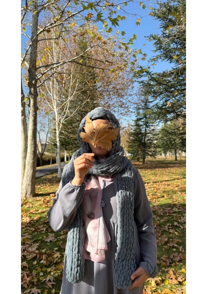 Puffy Ip Gri Atkı – El Örgüsü Yumuşak Doku Serisi indirimleri