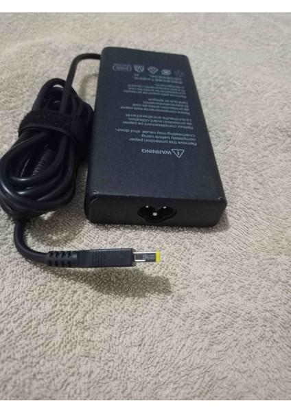 245W 20.0V 12.25A Adaptör USB Giriş modelleri