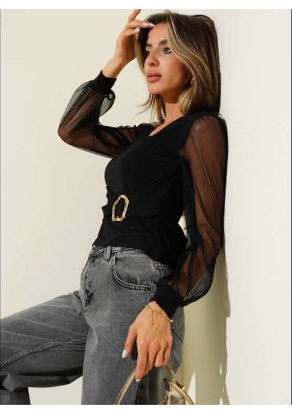 Gold Toka Detaylı Tül Kollu Bluz