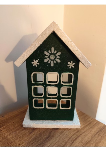 Elaca Ahşap Yeşil Dekoratif Mini Ev Pencere Kış Temalı, Kar Desenli, Yılbaşı Noel Süsü, LED Mumla Aydınlatılan Masa ve Duvar Dekoru