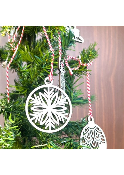 10 Parça Kırmızı Beyaz Ipli Karışık Model Ahşap Yılbaşı Ağaç Süsü (4940) indirimleri