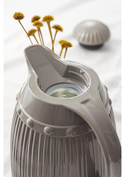 1 Lt Isı Yalıtımlı Çay ve Soğuk Su Termosu Gri (12 Saat Sıcak Tutar& Içi Camdır) modelleri