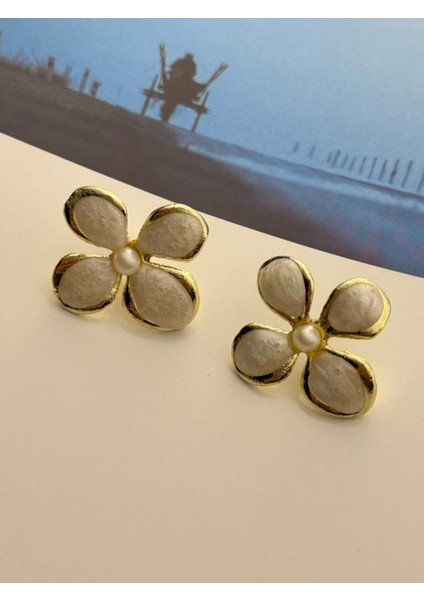 Beyaz Mineli Altın Kaplama Küpe Kararmaz Kutulu modelleri