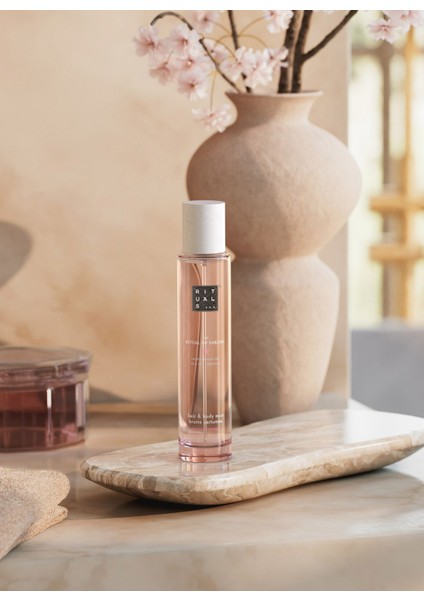 The Ritual Of Sakura Her Cilt Tonuna Uygun Işıltılı Vücut Spreyi 150 ml modelleri