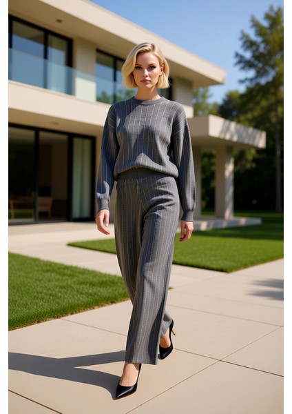 Kadın Alt Üst Triko Çizgili Oversize Kazak Pantolon Takımı Günlük Şıklık ve Bir Arada Sunuyor Spor fiyatları
