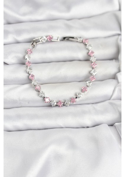 Kare Zirkon Taşlı Gümüş Renk Kadın Bileklik