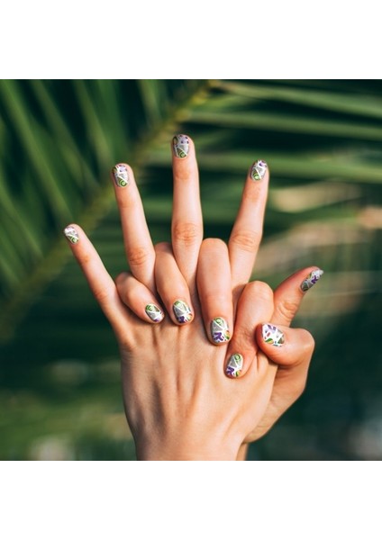 Crazy Tırnak Dövmesi