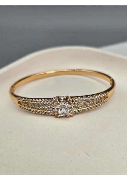 Vip Seri Gold Renk Zirkon Taşlı Şık Kelepçe