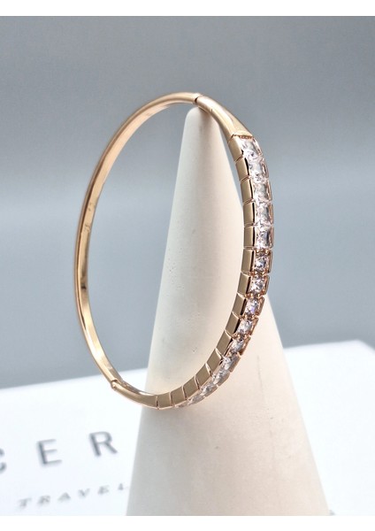 Vip Seri Gold Renk Sıra Zirkon Taşlı Kelepçe