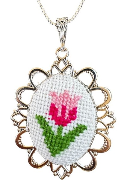 3114 El Yapımı Lale Desenli Kanaviçe Kolye modelleri