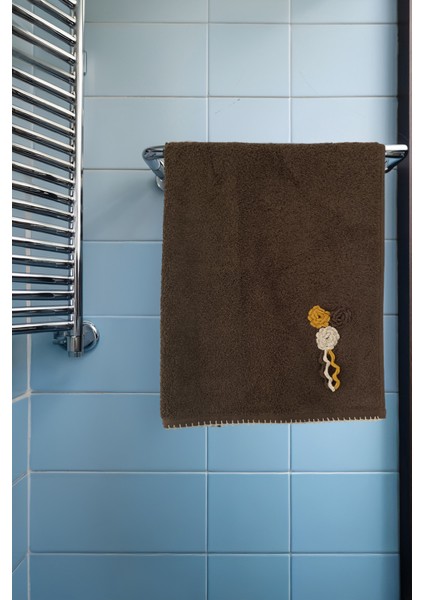 Çiçek Motifli, Kedi Tırnağı Oyalı, Yumuşak Dokulu Pamuklu El Havlusu | Kahverengi | 50X90 cm