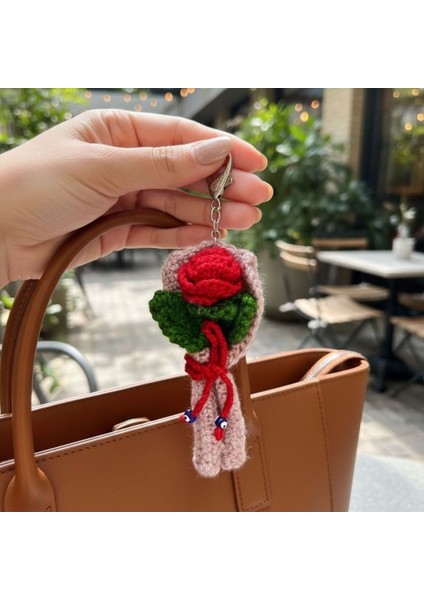 9449 El Yapımı Gül Temalı Örgü Mini Anahtarlık
