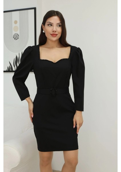 Kalp Yaka Işlemeli Kemerli Mini Elbise 2311-SIYAH fırsatları
