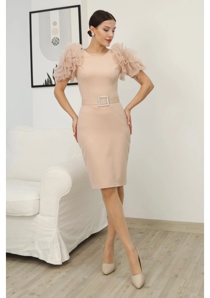 Çiçek Kol Detaylı Kemerli Diz Boyu Elbise 2182-BEJ