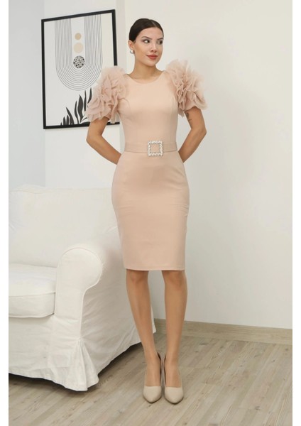 Çiçek Kol Detaylı Kemerli Diz Boyu Elbise 2182-BEJ fiyatları