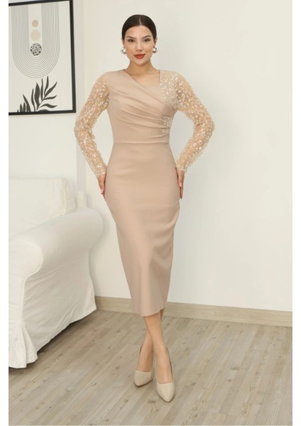 Asimetrik Yaka Işlemeli Tül ve Büzgü Detaylı Midi Elbise 2322-BEJ modelleri