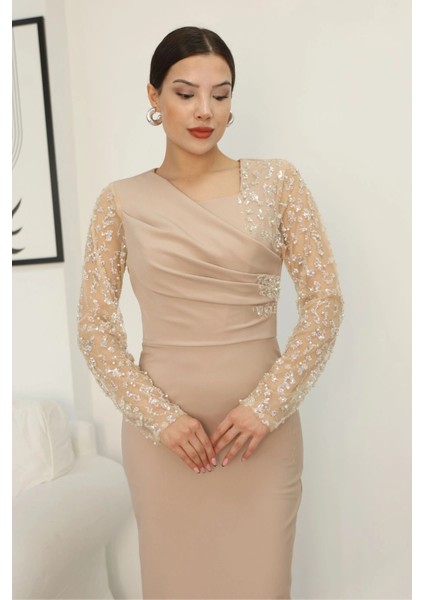 Asimetrik Yaka Işlemeli Tül ve Büzgü Detaylı Midi Elbise 2322-BEJ indirimleri