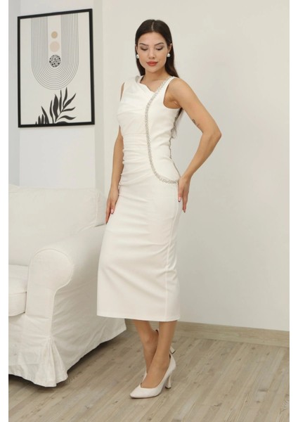 Taş ve Pile Detaylı Asimetrik Yaka Elbise 2230-BEYAZ fırsatları