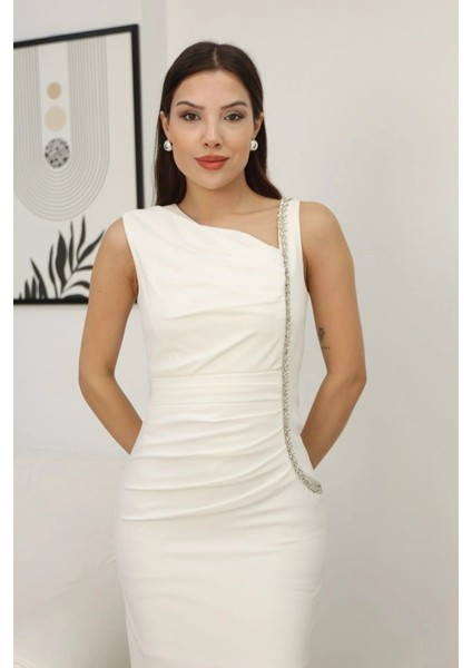 Taş ve Pile Detaylı Asimetrik Yaka Elbise 2230-BEYAZ indirimleri