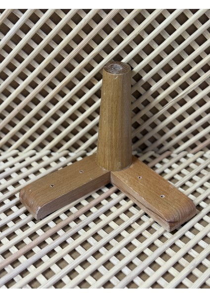 1. Sınıf Gürgen Ağacı Vernikli Açık Ceviz 15 cm Mobilya Ayağı modelleri