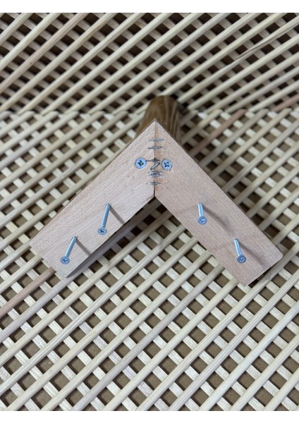 1. Sınıf Gürgen Ağacı Vernikli Açık Ceviz 15 cm Mobilya Ayağı