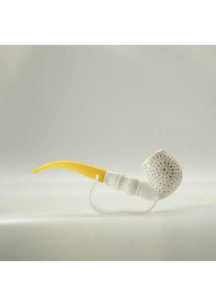 El Yapımı Lületaşı Pipo 17,5 cm – Delik Işlemeli Çiçek Motifli, Sarı Akrilik Ağızlıklı Kadife Kutulu fırsatları