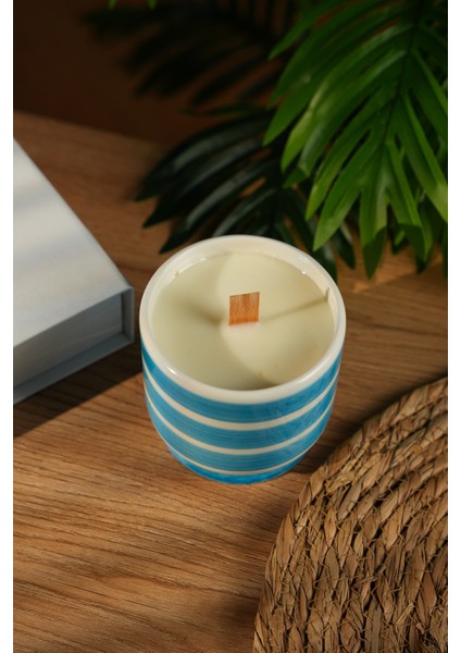 Blue Breeze – El Yapımı Seramik Kap • %100 Soya Wax • Odun Fitilli Mum fiyatları