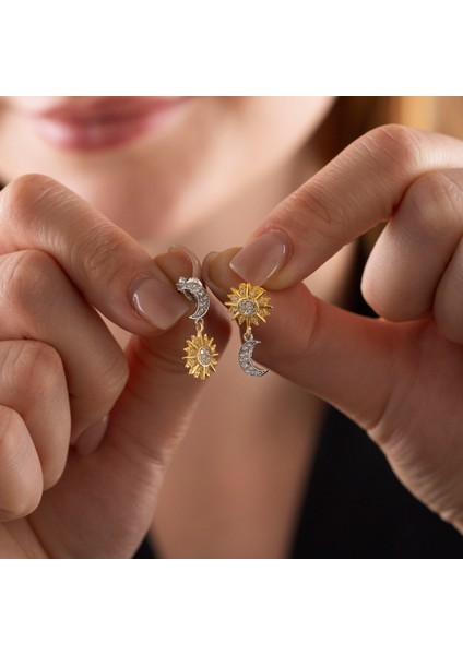 925 Ayar Gümüş Sallantılı Mini Güneş ve Ay Küpe fiyatları