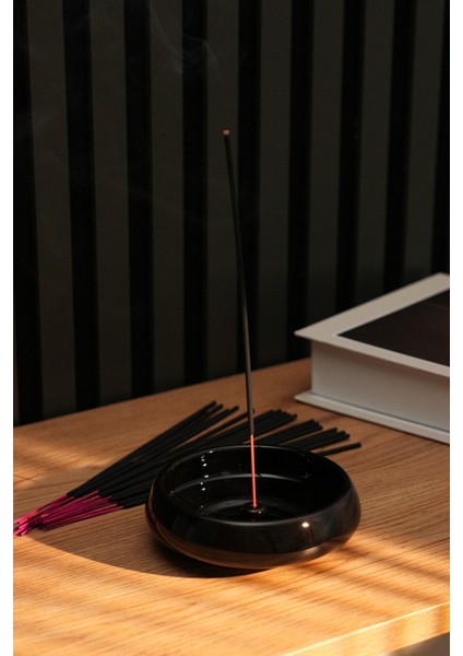 20 Adet Yasemin Çubuk Tütsü ve Siyah Seramik Çubuk Tütsülük indirimleri