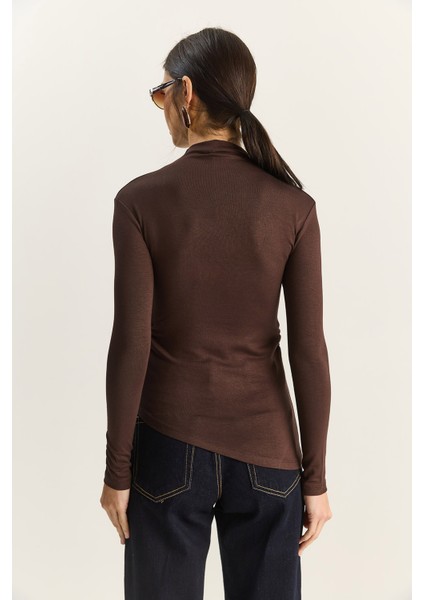 Kadın Soft Touch Yarım Balıkçı Yaka Büzgülü Basic Bluz