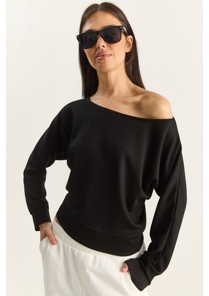 Kadın Açık Omuzlu Yumuşak Modal Bluz