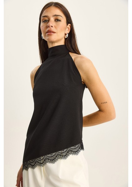 Kadın Halter Yaka Asimetrik Etek Ucu Dantel Detaylı Bluz modelleri