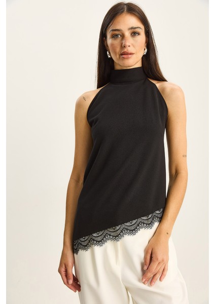 Kadın Halter Yaka Asimetrik Etek Ucu Dantel Detaylı Bluz fırsatları