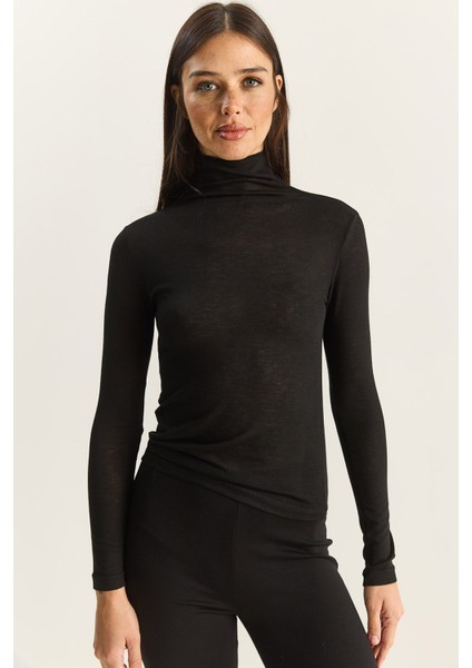 Kadın Yarım Balıkçı Yaka Modal Ultra Hafif Bluz