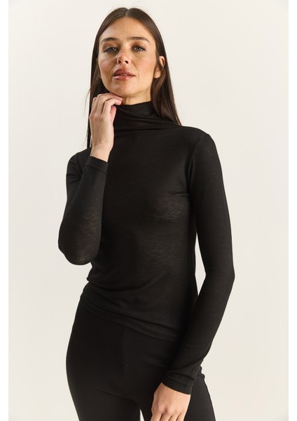 Kadın Yarım Balıkçı Yaka Modal Ultra Hafif Bluz modelleri