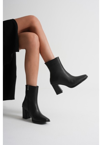 Mue Premium Kadın Siyah Kalın Topuklu Fermuarlı Bot modelleri