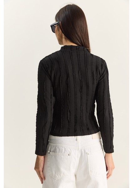 Kadın Yarım Boğazlı Gofre Bürümcük Bluz