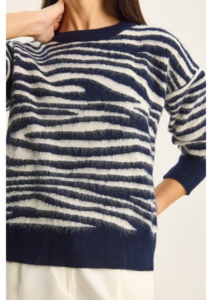 Kadın Zebra Desenli Bisiklet Yaka Şardonlu Triko Kazak indirimleri