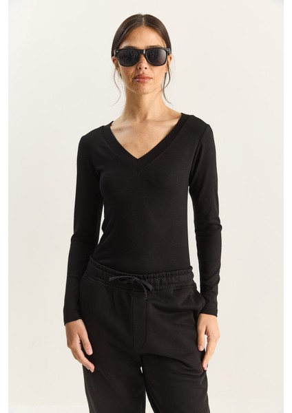Kadın Cotton V Yaka Bluz fırsatları