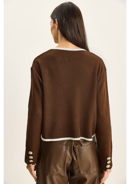 Kadın Gold Düğme Detaylı Asimetrik Kesim Triko Hırka