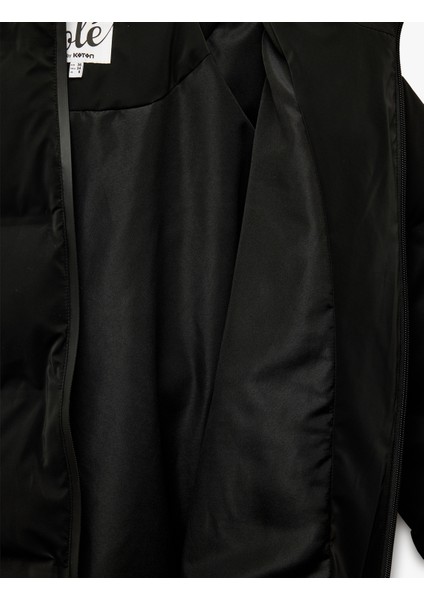 Kapüşonlu Uzun Kollu Fermuarlı Cepli Su Itici Şişme Mont